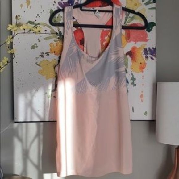 NWOT Fabletics pink and gray Cashel Racerback Tank papyrus - Picture 3 of 5